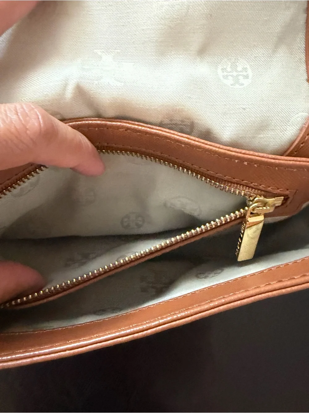 Tory Burch Brown Leather Shoulder Bag purse Gold Logo & chain Robinson crossbody